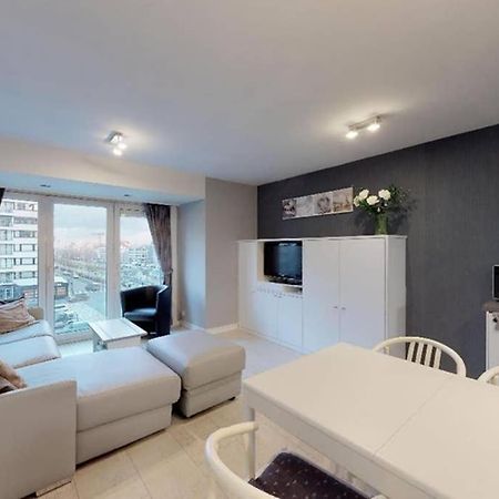 Studio Met Zeezicht Op Heldenplein Knokke-Heist Bagian luar foto