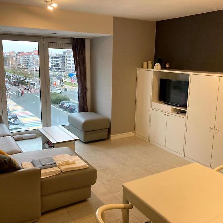 Studio Met Zeezicht Op Heldenplein Knokke-Heist Bagian luar foto